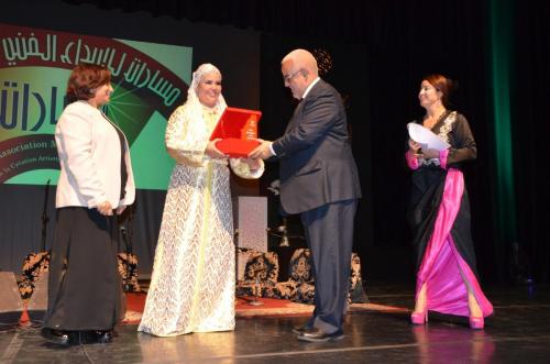 صورة التكريم من قبل رئيس الحكومة